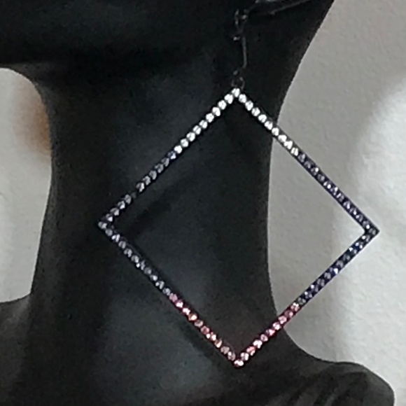 NWT Design Lab Women’s Diamond Shaped Dangle Earrings/Multi Coloured Rhinestones - Picture 7 of 7